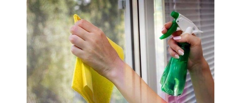 Удаление пятен клея со стекла