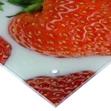 Стеновая панель Клубника 90x0.6x60 см, стекло, цвет бело-красный