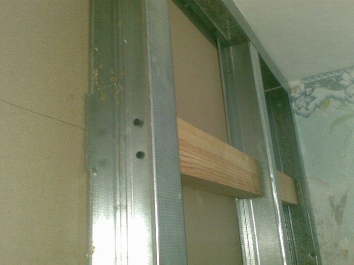 Можно ли повесить шкафчики на стену из гипсокартона
