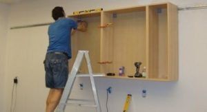 Можно ли повесить шкафчики на стену из гипсокартона