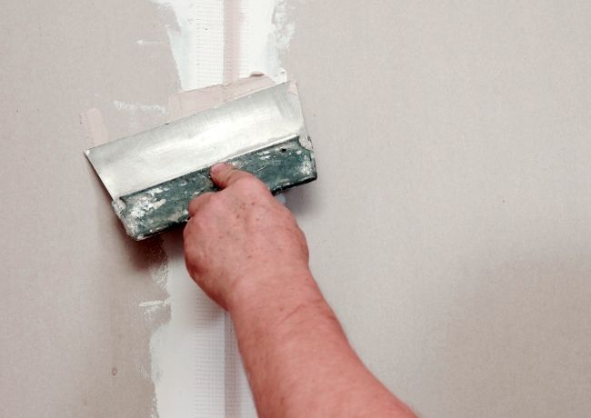 Как правильно шпаклевать потолок из гипсокартона (фото, видео)